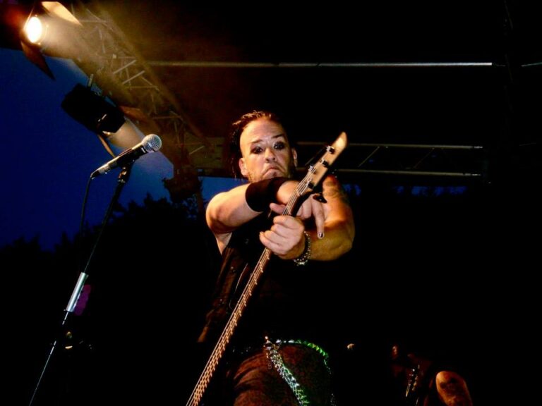 Giveaways Rock to All